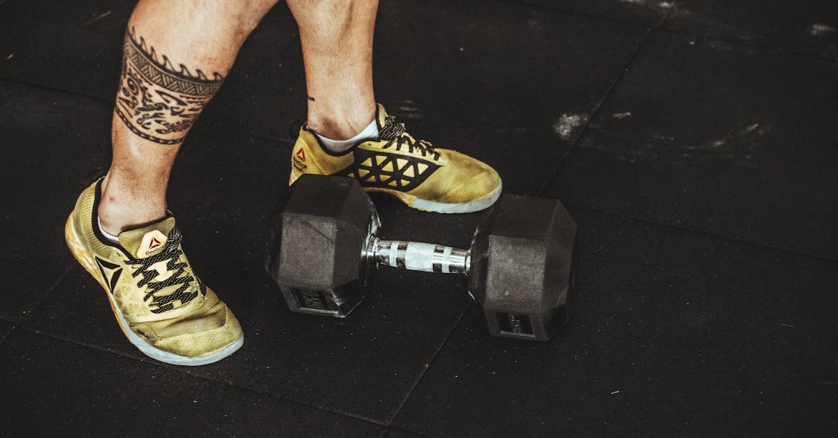 découvrez l'univers des tatouages de cheville : designs uniques, significations profondes et conseils pour choisir le motif qui vous correspond. laissez libre cours à votre créativité et exprimez votre personnalité avec un tatouage de cheville original.