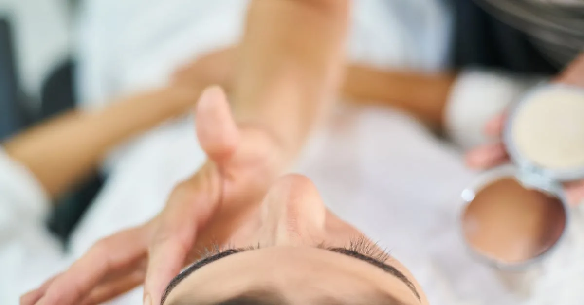 découvrez les couleurs de blazer qui mettent en valeur les peaux olives pour un look élégant et harmonieux.