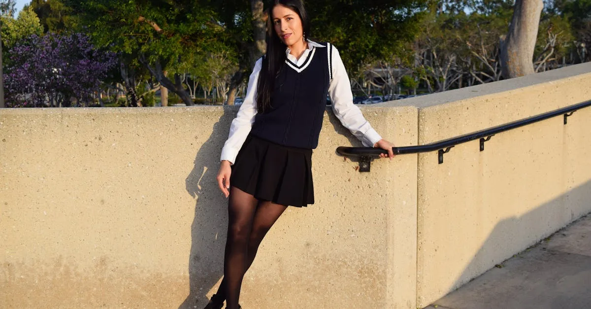 découvrez comment porter une jupe en satin de manière décontractée pour un look chic et confortable au quotidien.