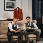 découvrez nos costumes sur mesure, alliant élégance et ajustement parfait pour un style unique et sophistiqué.