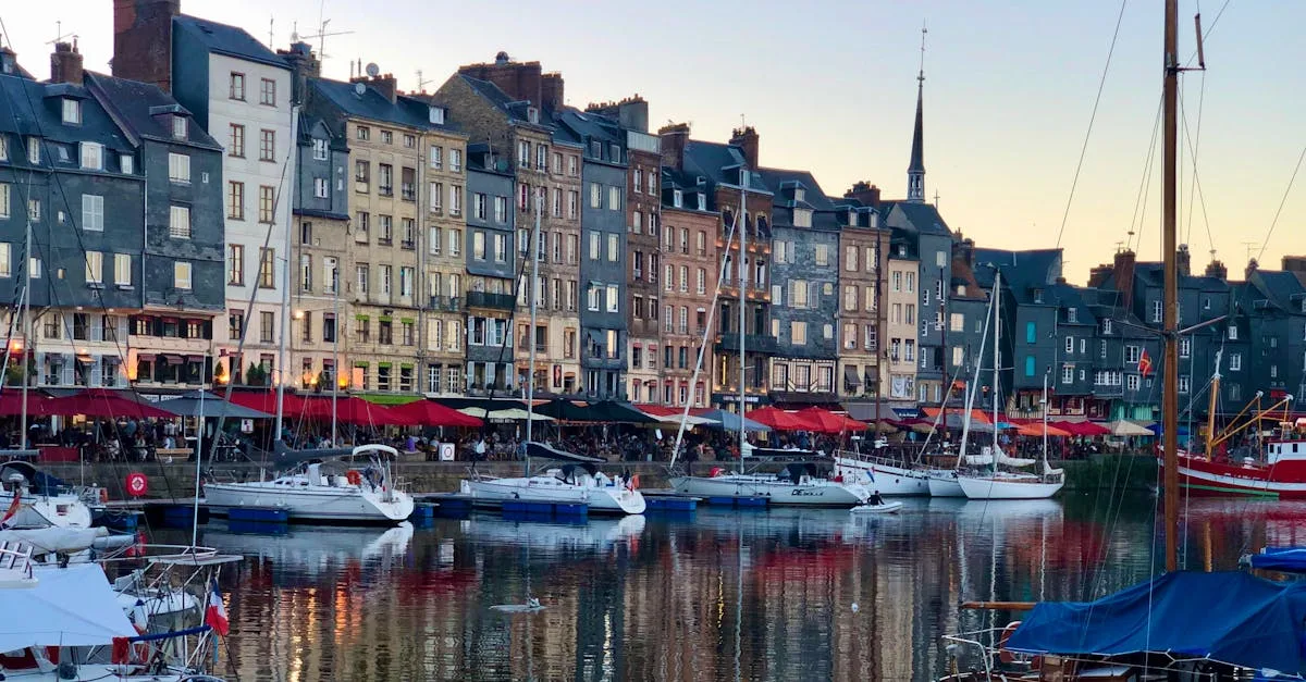 découvrez la gastronomie normande, riche en saveurs authentiques et en produits du terroir, entre fromages célèbres, fruits de mer frais et spécialités traditionnelles.