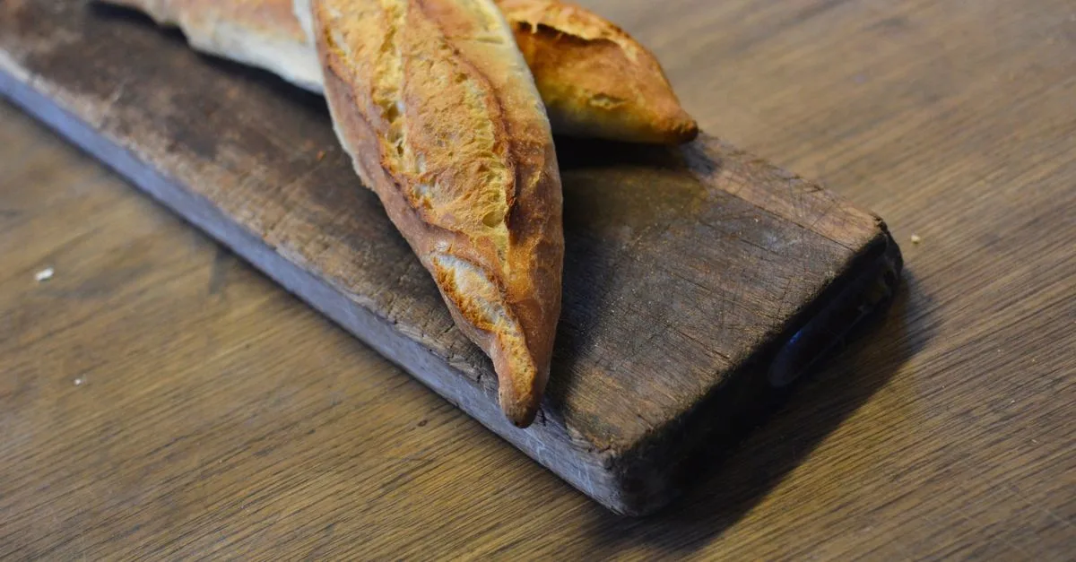 découvrez le poids idéal d'une baguette traditionnelle française pour savourer pleinement sa fraîcheur et son goût authentique.
