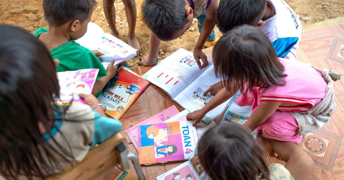 découvrez l'importance de la lecture précoce pour le développement cognitif et linguistique des enfants, avec des conseils et ressources pour favoriser cette compétence dès le plus jeune âge.