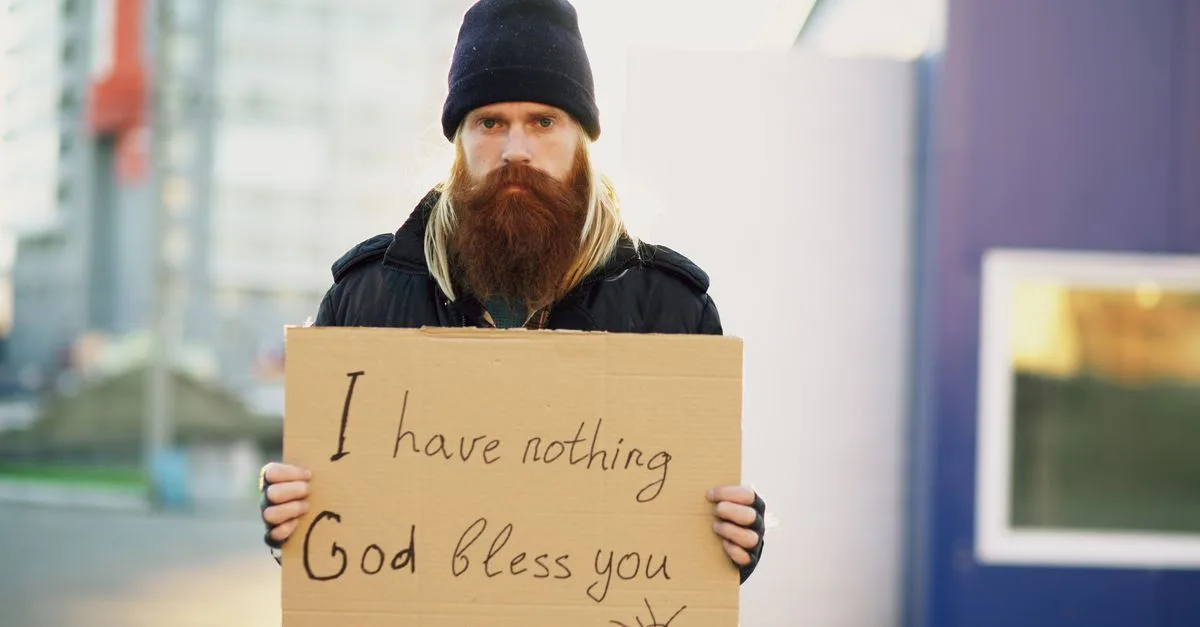 découvrez la signification du terme 'hobosexual', un mot moderne décrivant une personne qui entretient des relations amoureuses principalement pour des raisons d'hébergement ou de logement.