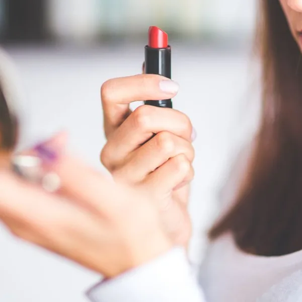 Conseils incontournables pour sublimer votre style et beauté au féminin