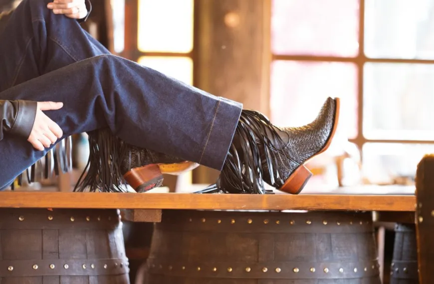 Jean bootcut femme petite taille : quelle longueur privilégier avec des bottines ?